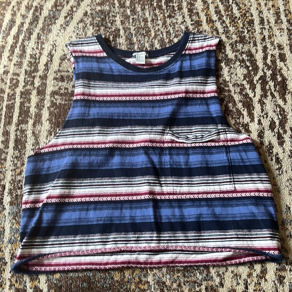 Forever 21 Tops - Forever 21 short cut shirt